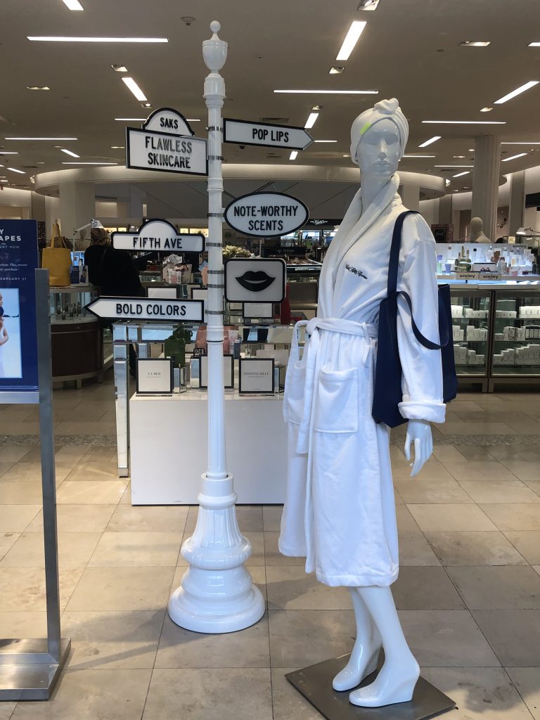 Visual Citi frabricated sign posts for Sak's 5th Avenue beauty hall. We finished the 3D printed post with a matte white paint finish. The letters are cut plastic and stuck onto the signs.